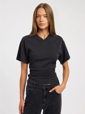 KOOKAI Nova Vee Neck Black Tee